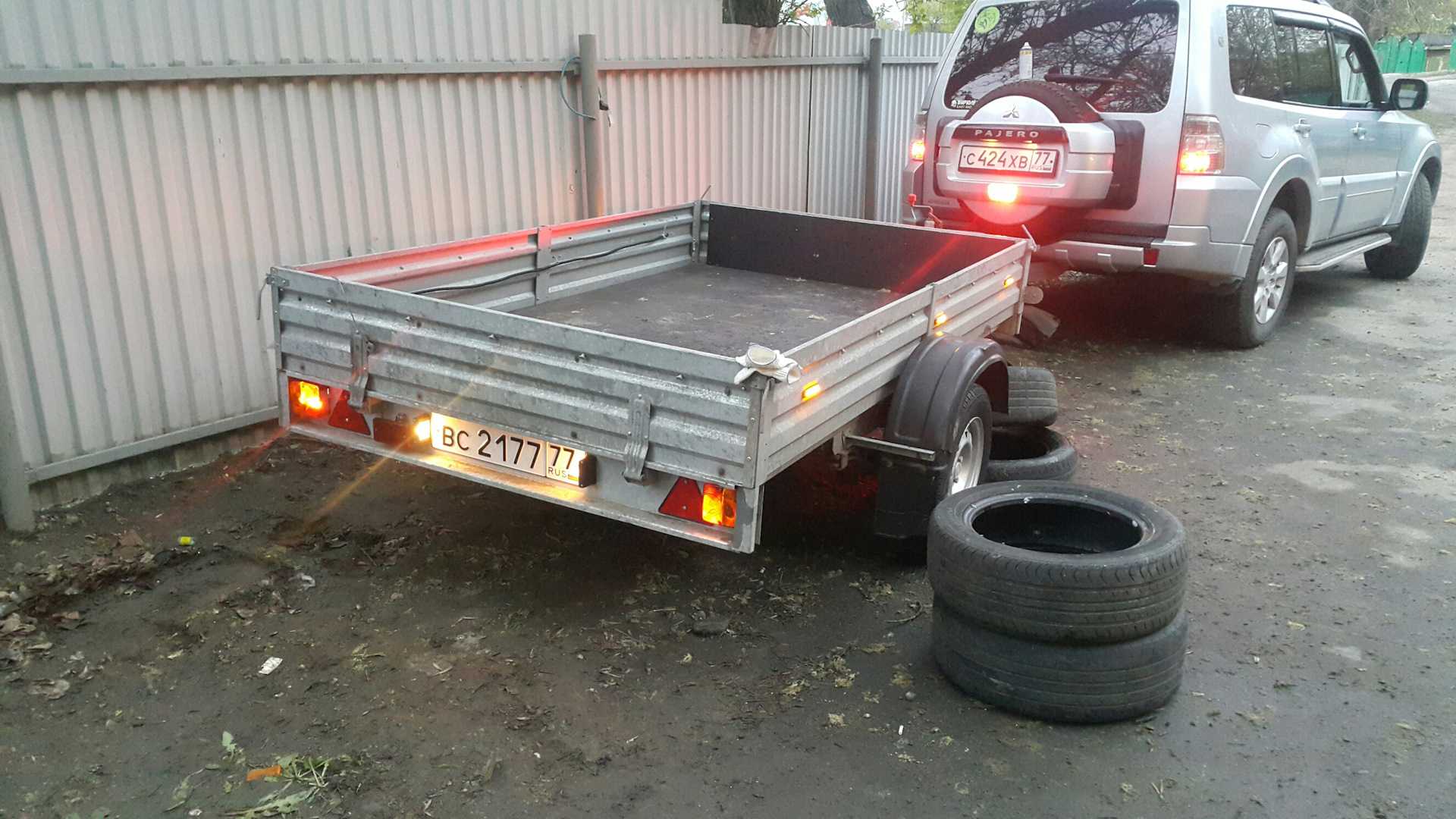 Подсветка в прицепе с крышкой