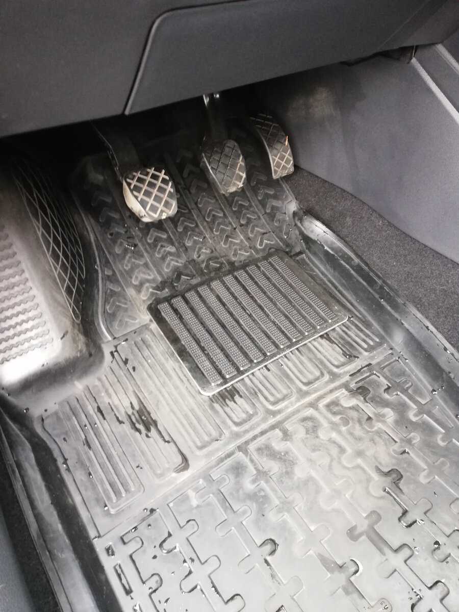 Как склеить резиновый коврик в машине - автомобильный портал automotogid