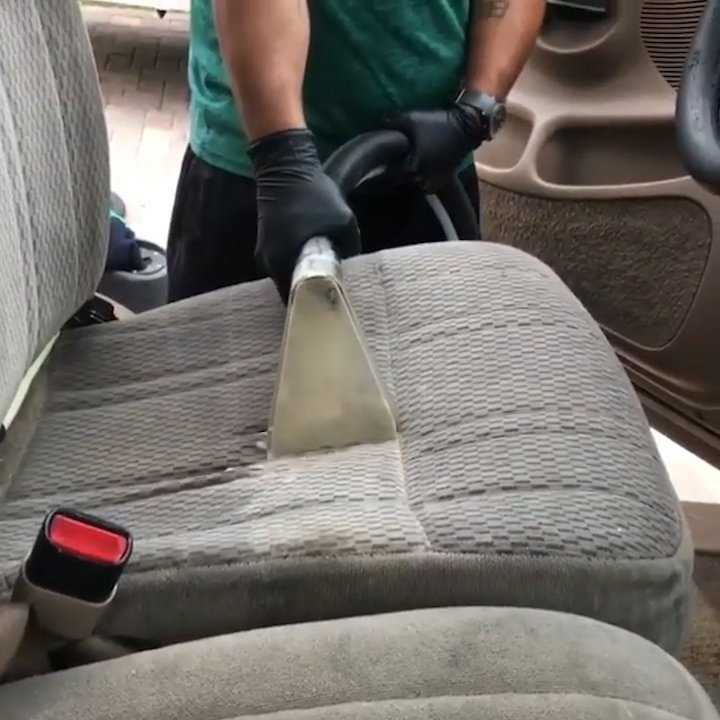 Как почистить сиденья автомобиля своими руками: подготовка