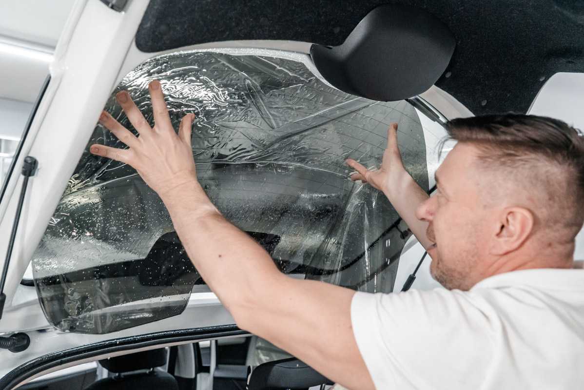 Как снять старую тонировку со стекла автомобиля самостоятельно - несколько способов