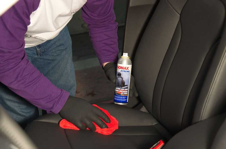 Как почистить сиденья автомобиля своими руками?