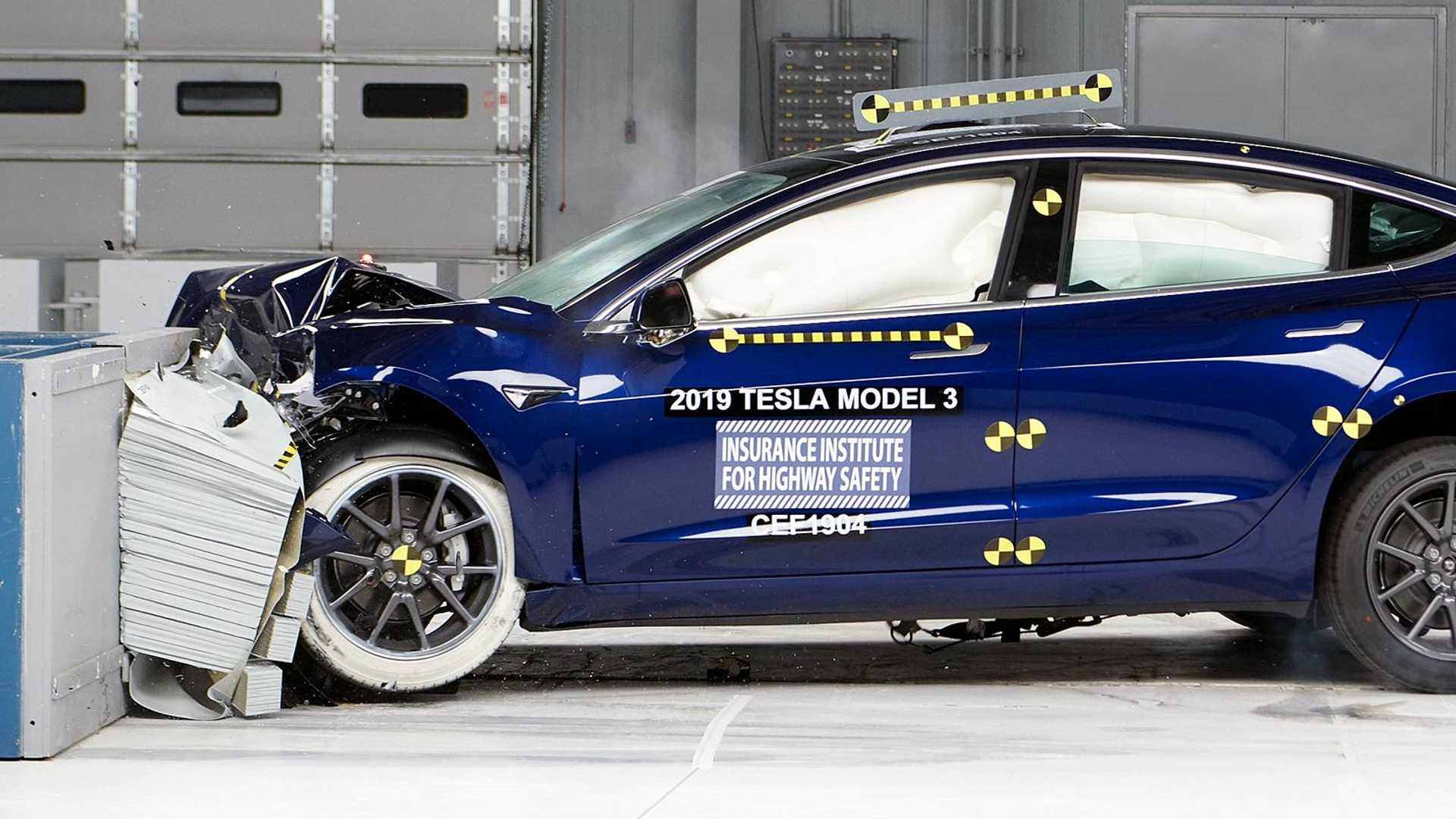 Самый безопасный автомобиль в мире 2022 года